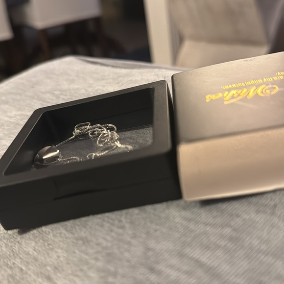 Necklace w thick solid silver heart, beautiful NWT engraved box - Picture 6 of 7